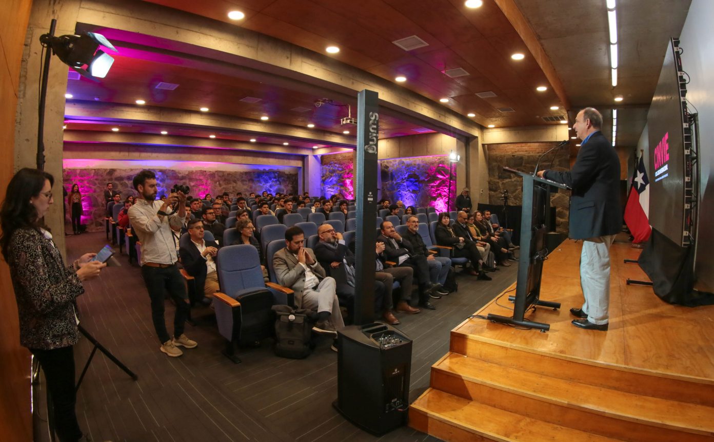 Interdisciplina, ingeniería y empleabilidad: investigadores se reúnen en congreso organizado por las universidades de Valparaíso y Tarapacá