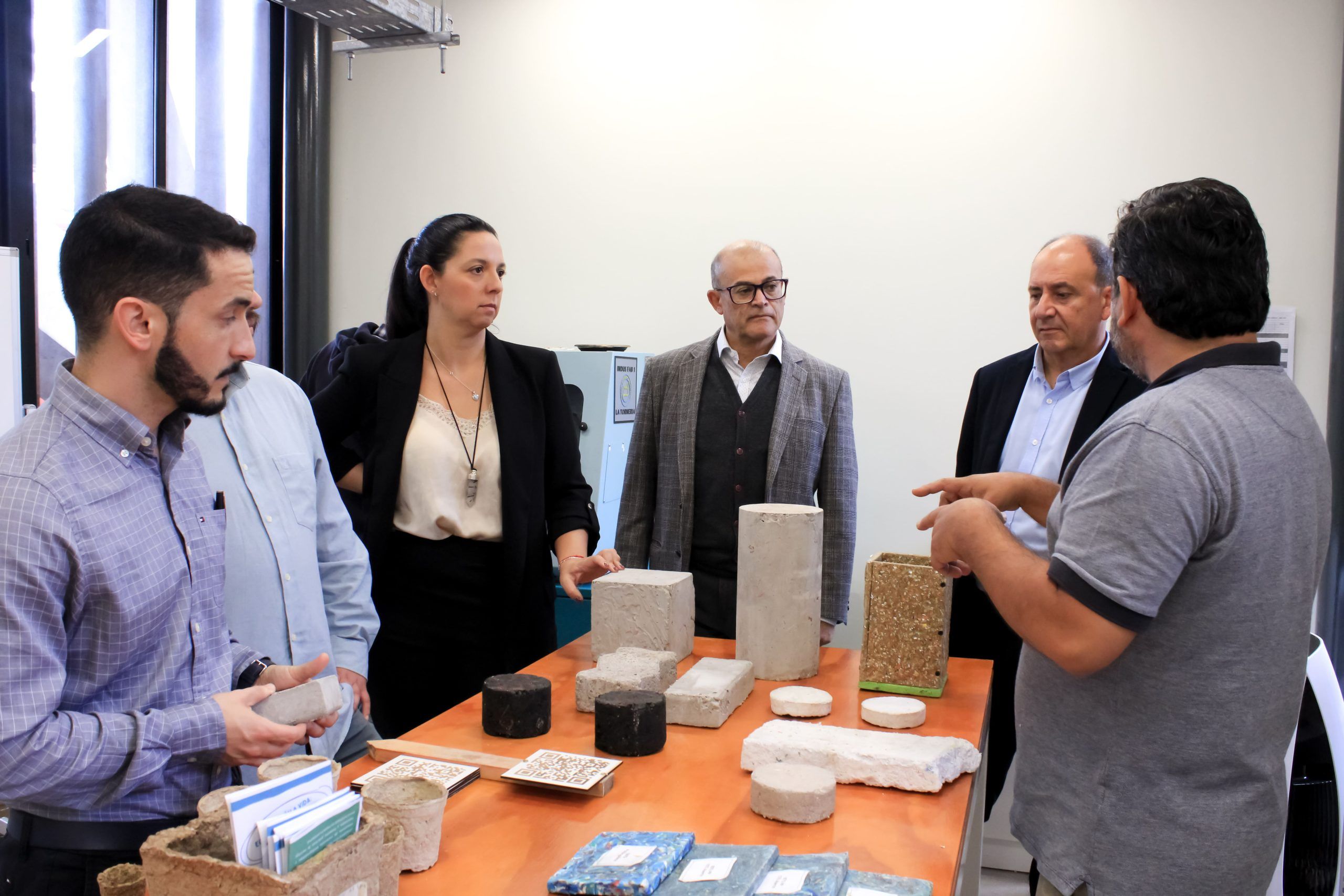 Facultades de Ingeniería UTA y UV refuerzan alianza en ingeniería con foco en innovación y vinculación con la industria