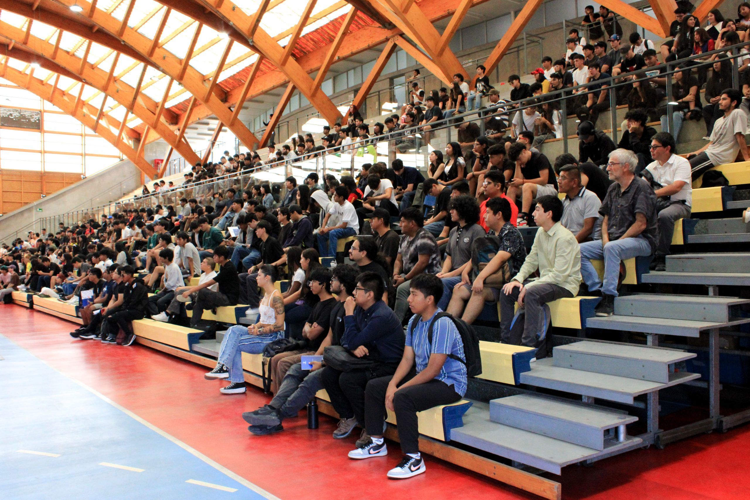 Sede Arica de la Facultad de Ingeniería UTA se unió para recibir a alrededor de 400 estudiantes de nuevo ingreso